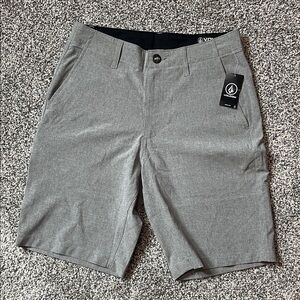 Volcom Men’s Light Gray Flat Front Chino Shorts NWT